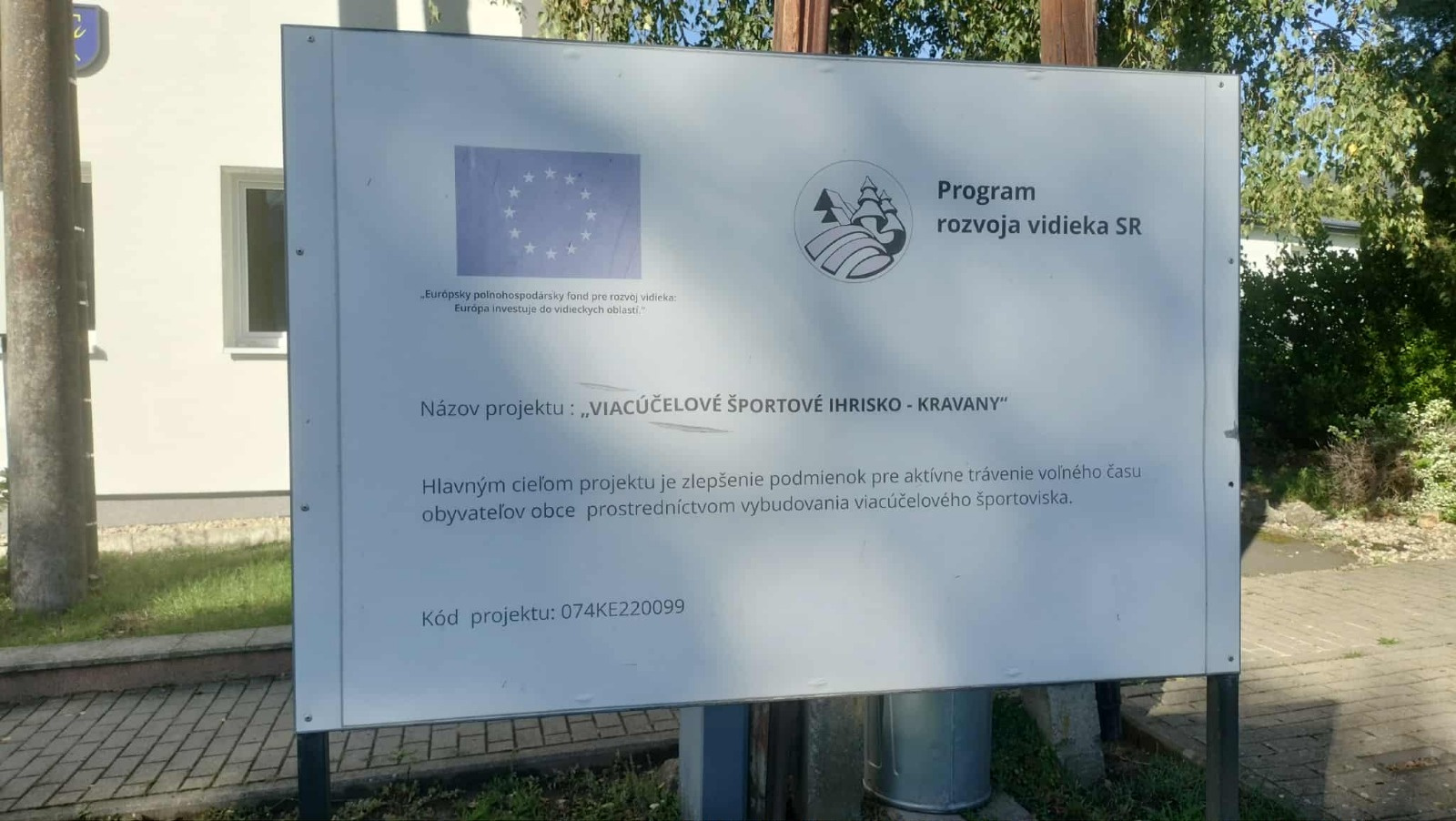 Viacúčelové športové ihrisko - Kravany